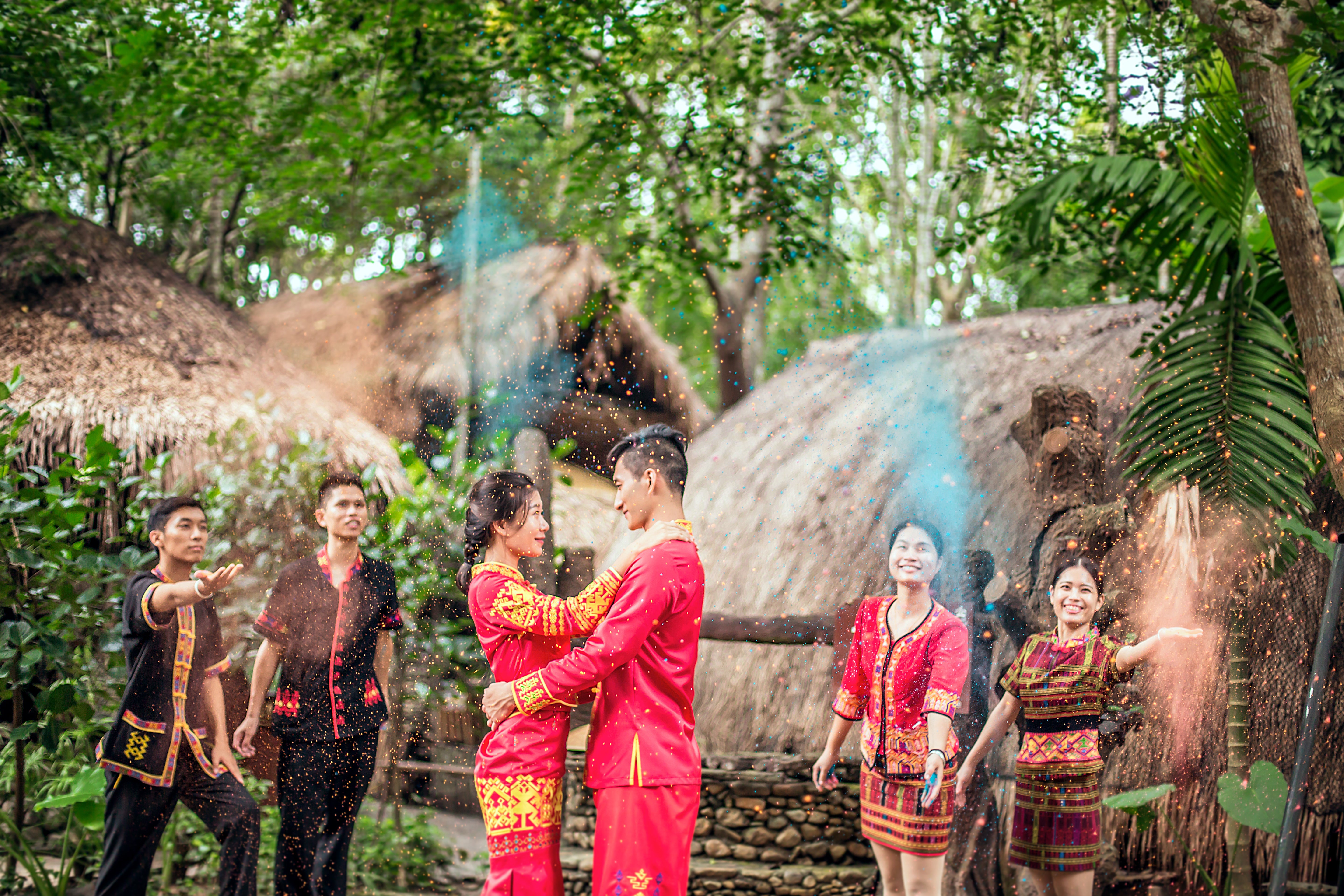 Hainan Binlang Valley &amp; Li and Miao Cultural Tourism Area One-Day Tour